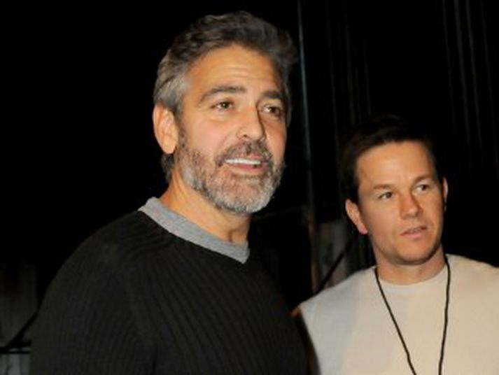 George Clooney ásamt Mark Wahlberg. Mynd/ AFP.