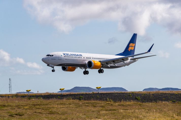 Vél Icelandair lendir á Keflavíkurflugvelli.