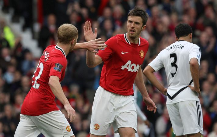 Carrick fagnar með Scholes.