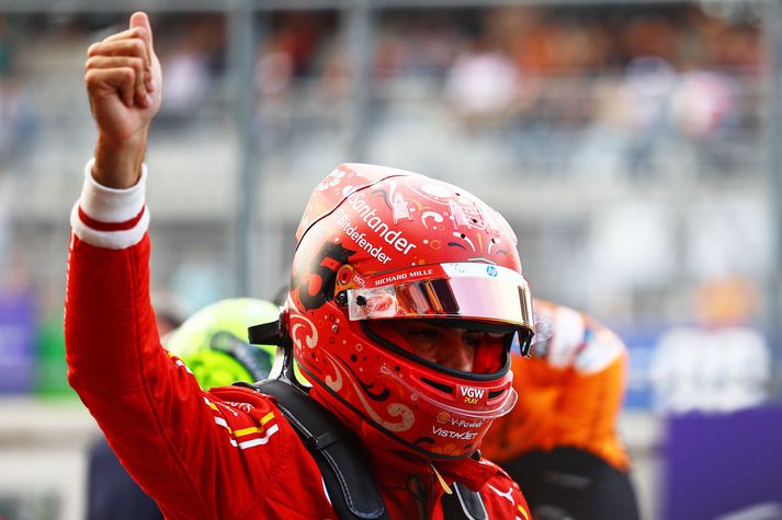 Carlos Sainz fagnaði sigri í mexíkóska kappakstrinum í Formúlu 1 í kvöld.