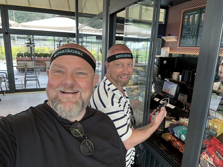 Einar og Baldur Rafn fóru saman í hárígræðslu til Tyrklands í maí.