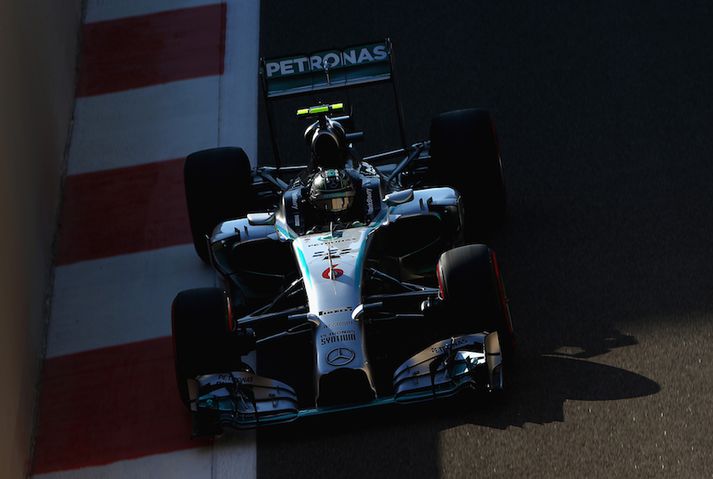 Rosberg á ráspól, spennan fyrir keppninni er nánast óbærileg.