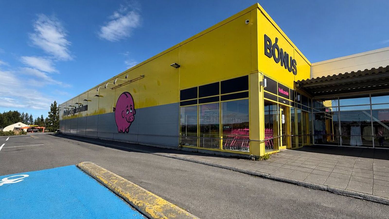 Bónus lokað vegna elds­voða um helgina