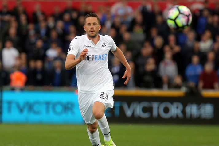 Gylfi var besti leikmaður Swansea á síðasta tímabili.