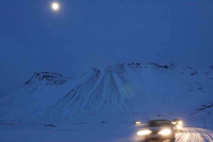 Hálka er víða inn til landsins.