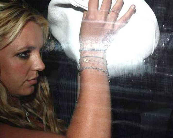 Framkoma Britneyjar þykir til marks um að hún sé betur stödd í lífinu en fyrir ári síðan.