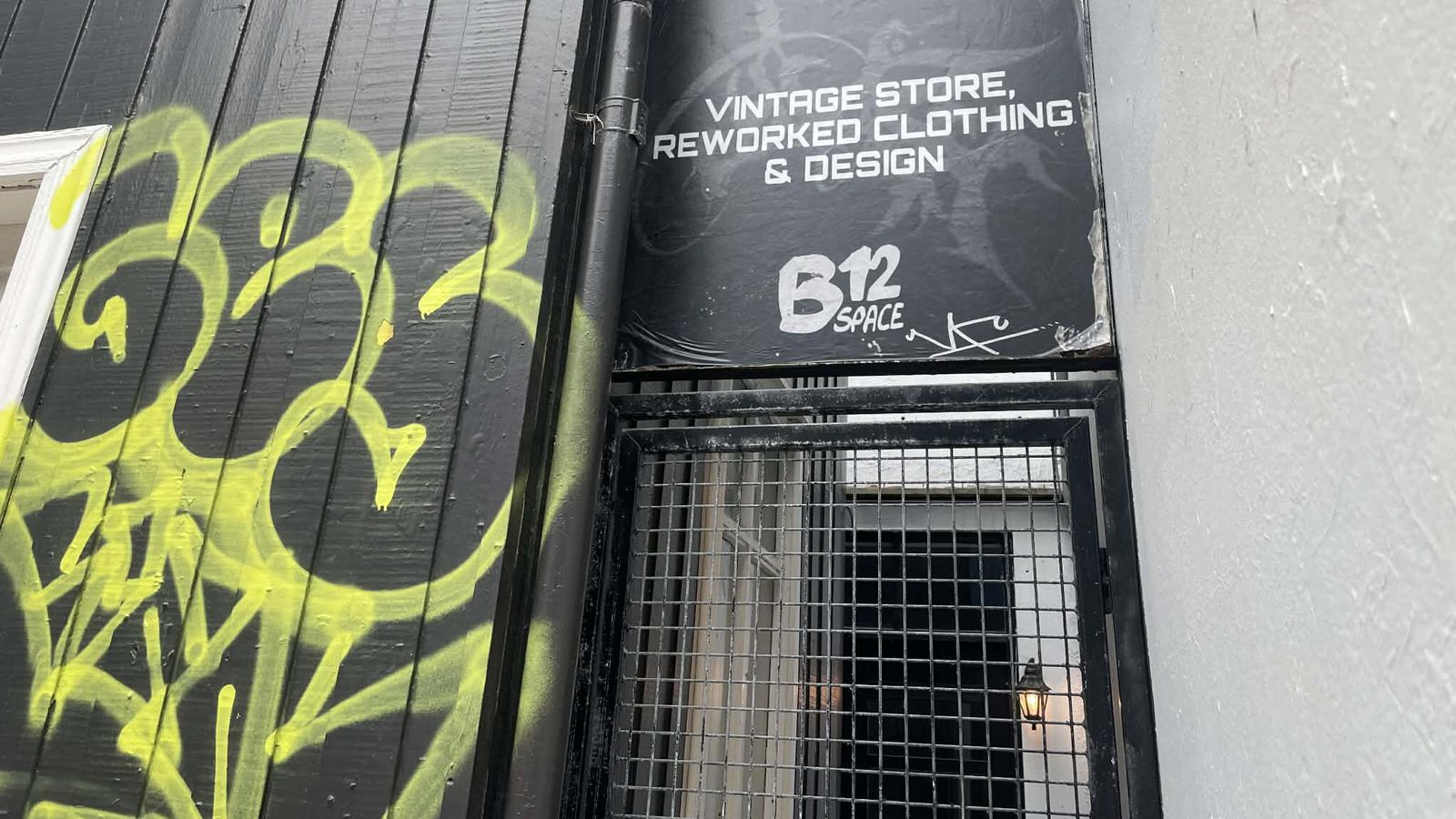 B12 Space gjald­þrota