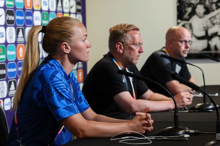 Fyrirliðinn og þjálfarinn, Glódís Perla Viggósdóttir og Þorsteinn Halldórsson, sitja fyrir svörum.