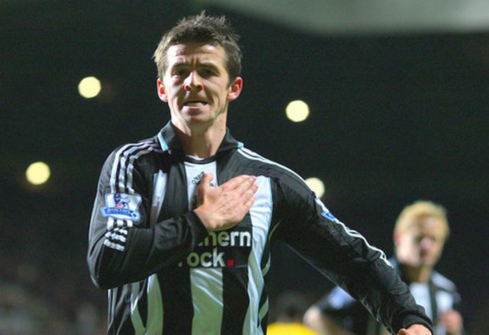 Joey Barton fagnar marki með Newcastle.