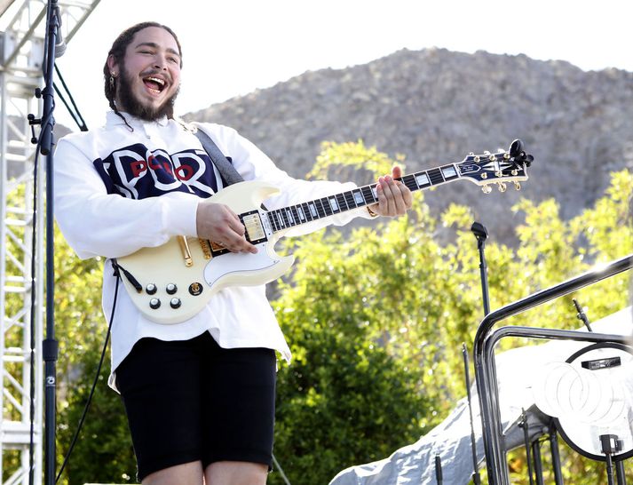 Post Malone skipti næstum yfir í rokkið enda lærði hann að spila á gítar í tölvuleiknum Guitar Hero.