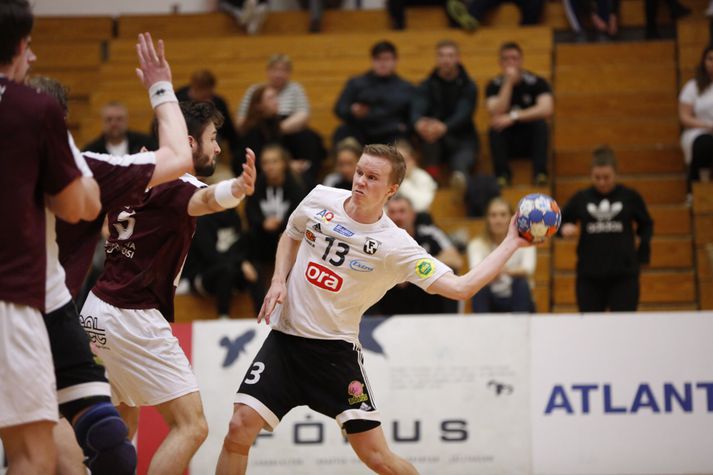 Deildarmeistarar FH mæta Gróttu.