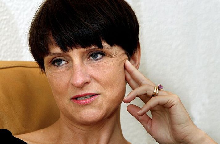 skoðar málið Ragna Árnadóttir segir að þeir sem telja að lögreglan hafi brotið á sér eiga að kæra það.Fréttablaðið/gva