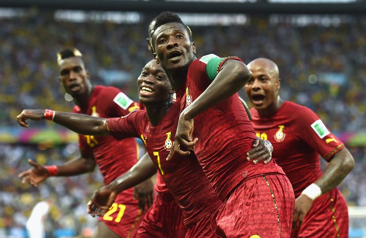 Asamoah Gyan og félagar tóku myndarleg dansspor eftir mark hans gegn Þýskalandi.