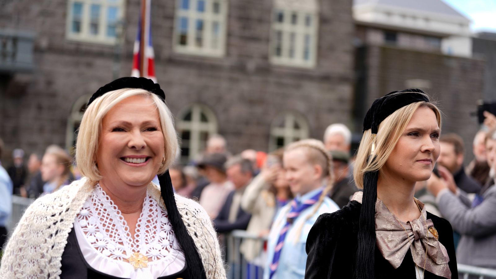 Myndaveisla: Þjóð­há­tíðar­dagur Ís­lendinga haldinn há­tíð­legur
