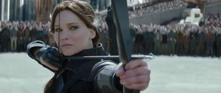 Jennifer Lawrence fer með hlutverk Katniss Everdeen.