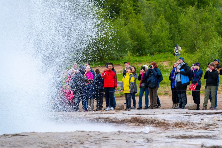 Það getur verið hagkvæmt fyrir bandaríska ferðamenn að fljúga til Íslands.