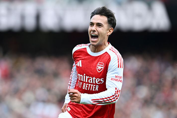 Martin Zubimendi fagnar frábæru fyrsta marki Arsenal í dag en hann skoraði tvö.