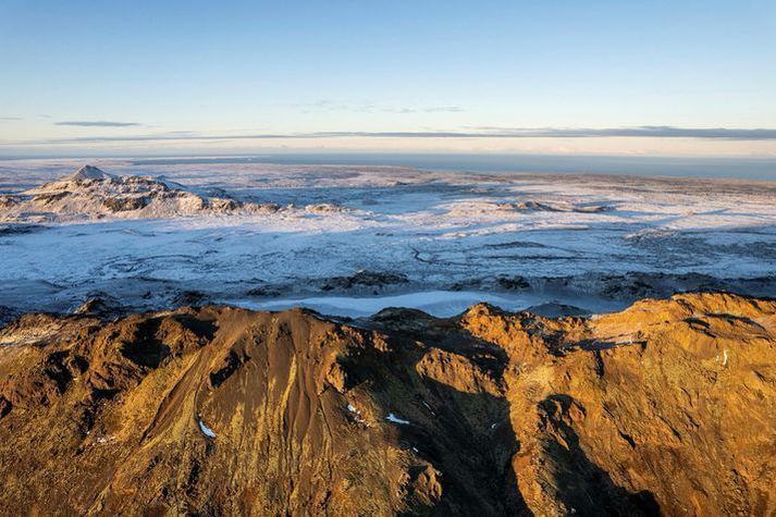 Skjálftavirkni róaðist töluvert eftir klukkan 19 í gær en tók kipp rúmlega 3 í nótt.