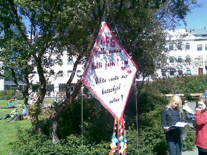 Frá gjörningnum á laugardaginn.