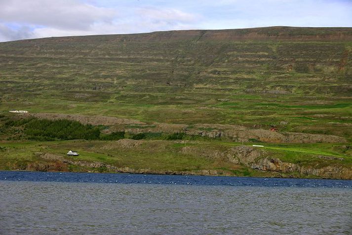 vaðlaheiði Fyrirhuguð göng verða 7,4 km að lengd og munu stytta þjóðveg 1 um 15,7 km, eða um rúmar 10 mínútur sé ekið á 90 km hraða. Heildarkostnaður við göngin verður um 11 milljarðar og lánar ríkið 8,7 milljarða.fréttablaðið/kristján kristjánsson