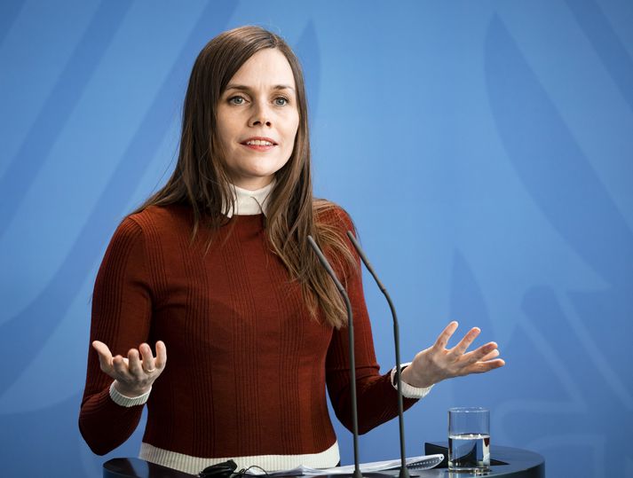 Katrín Jakobsdóttir, forsætisráðherra, gerði ríkisstjórnarsamstarfið að umfjöllunarefni þegar hún var spurð út í ákveðið misræmi í málflutningi ríkisstjórnarinnar er varðar stuðning Íslands við loftárásir vesturveldanna þriggja á Sýrland.