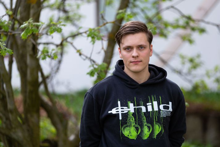 Aron Már Ólafsson hefur gaman af sögusögnum að sér fyrir mestan partinn.