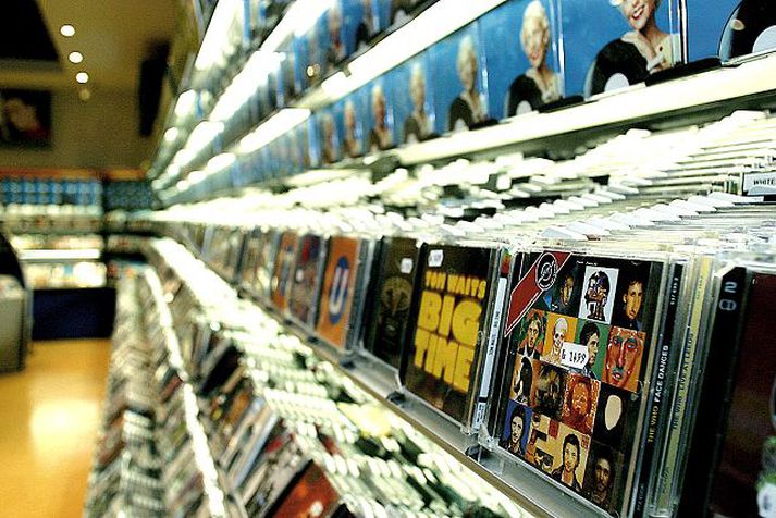 Hjá Árdegi er unnið að breytingum hjá bæði Skífunni og BT, en um mánarmótin næstu verður til vörumerkið Skífan Express.