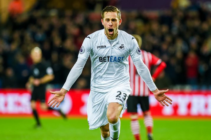 Gylfi Þór Sigurðsson fagnar marki.