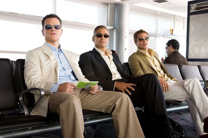 George Clooney, Brad Pitt, Matt Damon og félagar í Ocean´s 13 fóru beint á toppinn með myndina.