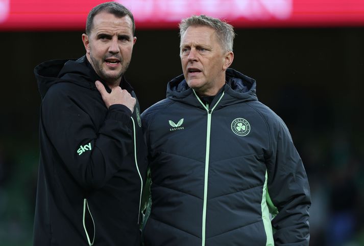 UEFA Nations League - Ireland vs Greece epa11597985 Ireland manager Heimir Hallgrimsson (R) and assistant manager John O'Shea before the UEFA Nations League match between Ireland and Greece in Dublin, Ireland, 10 September 2024.  EPA/DAMIEN EAGERS