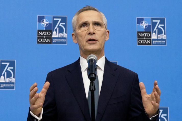 Jens Stoltenberg, fráfarandi framkvæmdastjóri Atlantshafsbandalagsins, ávarpaði blaðamenn á 75. ára afmælisfundi bandalagsins í dag.