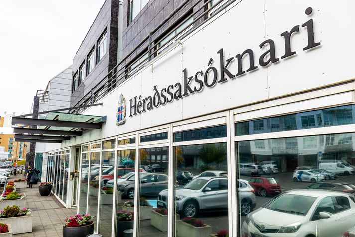 Embætti héraðssaksóknara gefur út ákæruna.