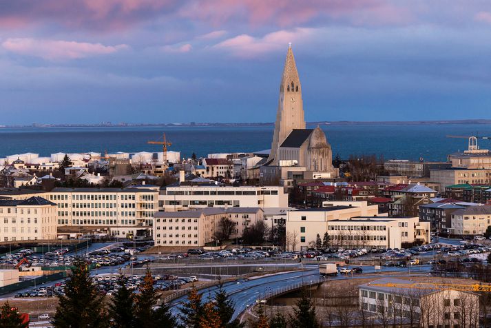 Tuttugu og einn liggur nú inni á Landspítalanum vegna Covid-19.