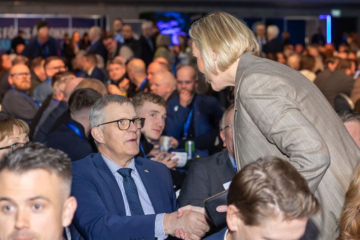 Jón Gunnarsson, Guðrún Hafsteinsdóttir og félagar í Sjálfstæðisflokknum hafa farið mikinn í umræðu um veiðigjöldin á Alþingi.
