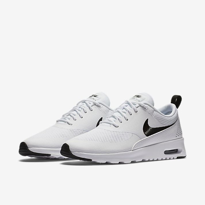 Nike Air Max Thea eru ansi vinsælir um þessar mundir.