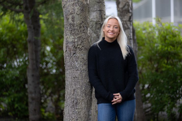 Helga Sigrún var í áttunda bekk þegar myndin fór fyrst í dreifingu. Um ári síðar komst sá kvittur á kreik að Helga væri stúlkan á myndinni.