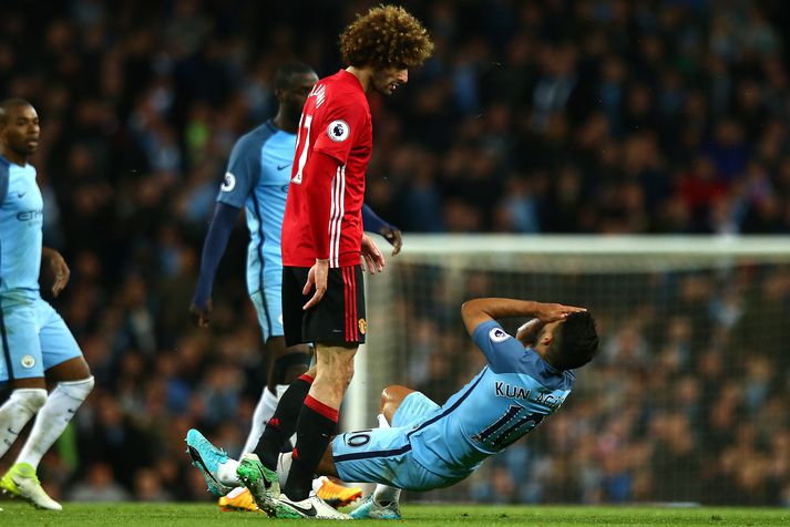 Marouane Fellaini missti sig aðeins í gær.