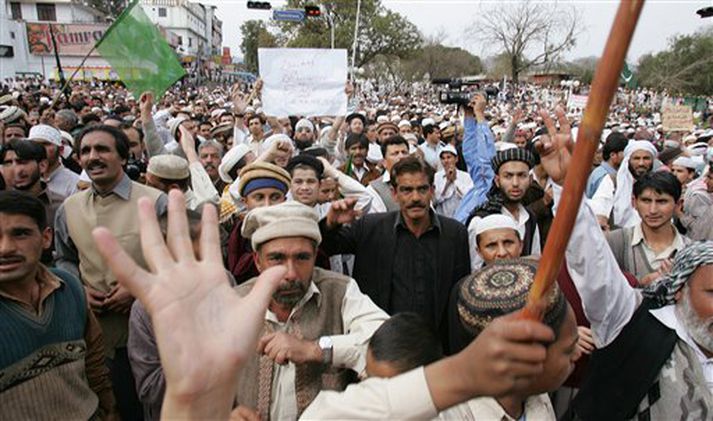 Frá mótmælum vegna Múhameðsmyndanna í Islamabad í dag.
