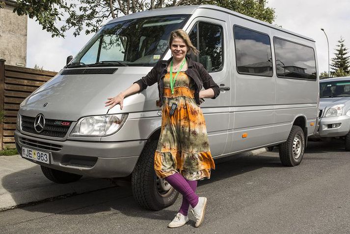 Helena Hansdóttir býður nú ferðamönnum upp á dagsferðir á Mercedes-Benz Sprinter jeppa sem hún keypti í vor. Helena rekur ferðaþjónustuna Helena Travel Iceland.