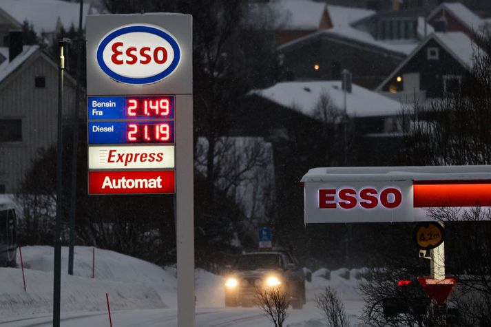 Norðmenn fá afslátt frá ríkinu af bensínverðinu fram á haust.