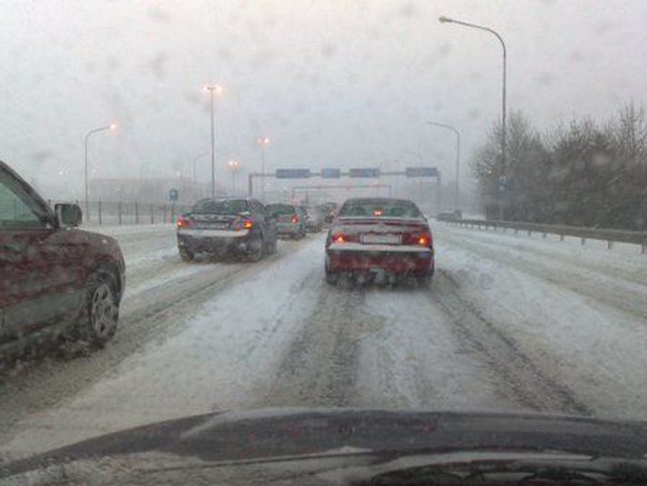 Það hefur verið illfært um götur Reykjavíkurborgar í dag. Mynd/ Pjetur.