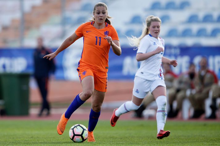 Lieke Martens í leik Hollands og Íslands á Algarve-mótinu 2018.