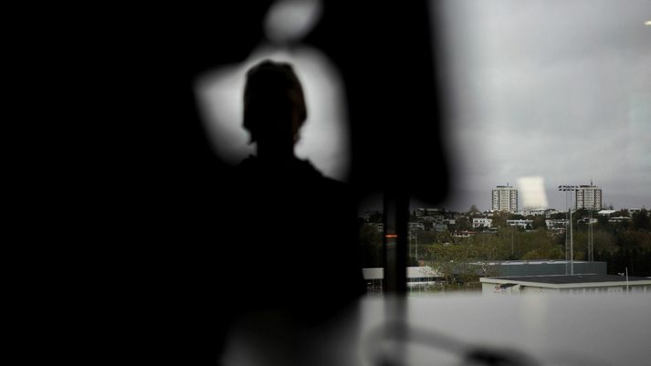 Maðurinn vildi ekki koma fram undir nafni í október þar sem hann vildi ekki vera þekktur sem „einhhver sem var handtekinn“.