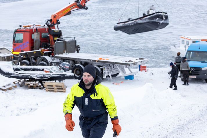 Frá björgunaraðgerðum við Ölfusvatnsvík í Þingvallavatni í febrúar síðastliðinn.