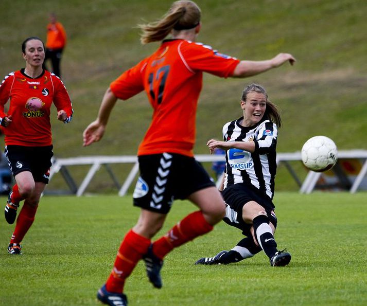 Katrín Ásbjörnsdóttir tryggði KR-konum sæti í bikarúrslitaleiknum á lokamínútu leiksins.