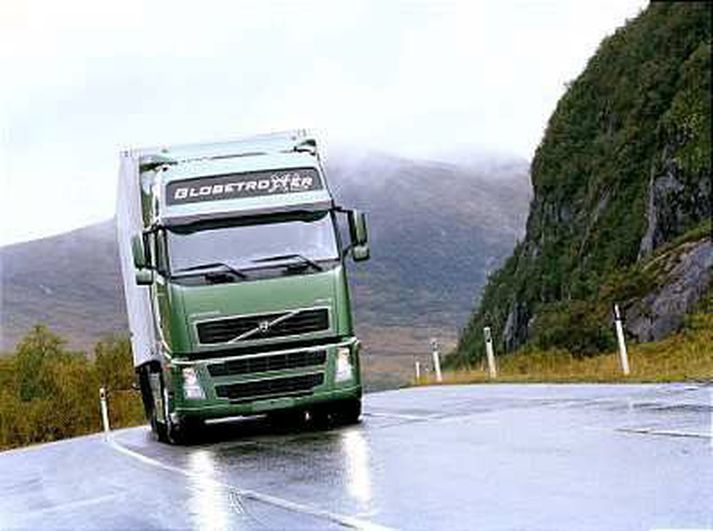 Volvo ætlar að auka við hlut sinn í vöruflutningabílaframleiðandanum Nissan Diesel Motors og stækka markað sinn í Asíu á næstu árum.