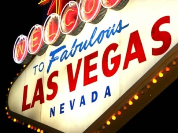 Maðurinn bauð konunni til Las Vegas.