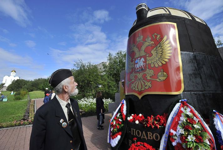 Frá minnisvarða um Kursk og áhöfn kafbátsins í Murmansk.