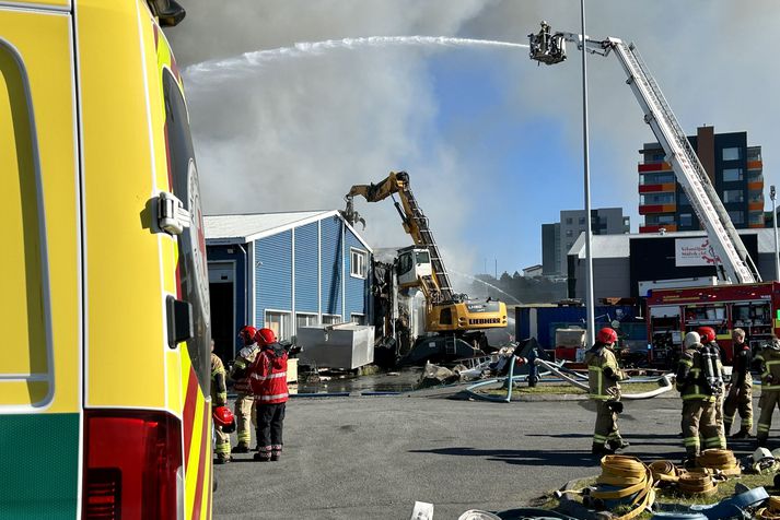 Slökkviliðið að störfum í gær.