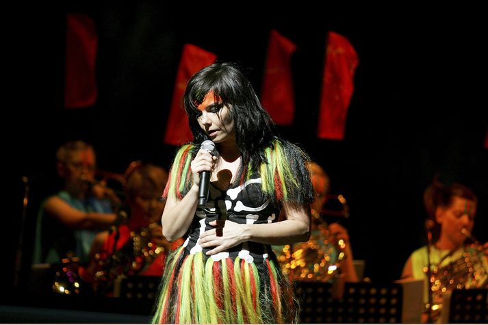 Björk Guðmundsdóttir á tónleikum.